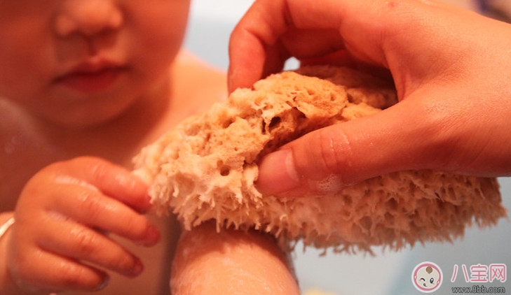 寶寶洗澡小工具 選天然洗澡海綿沐浴球 寶寶洗澡小工具 選天然洗澡海綿沐浴球