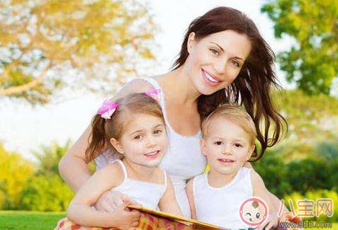 國外最受歡迎的室內(nèi)親子游戲 玩親子游戲的六大誤區(qū)