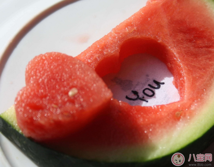 產后吃西瓜拉肚子難受不已 產后哪些東西不能吃 產后吃西瓜拉肚子難受不已 產后哪些東西不能吃