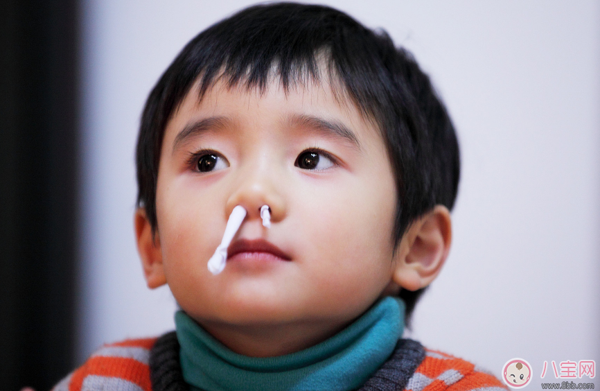 寶寶總是摳鼻子怎么糾正 摳鼻子有哪些危害 寶寶總是摳鼻子怎么糾正 摳鼻子有哪些危害