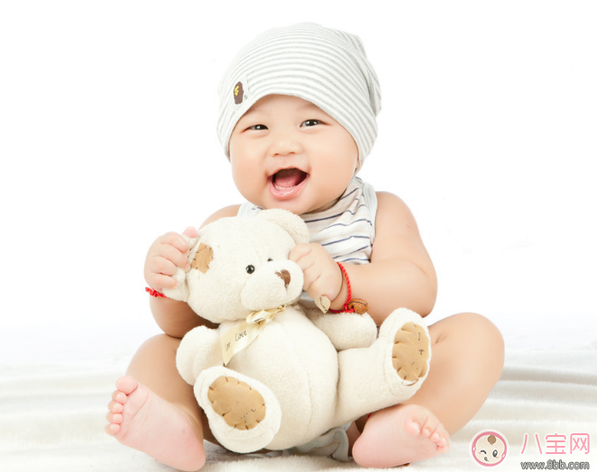 寶寶不會笑正常嗎 三個月不會笑要不要檢查 寶寶不會笑正常嗎 三個月不會笑要不要檢查