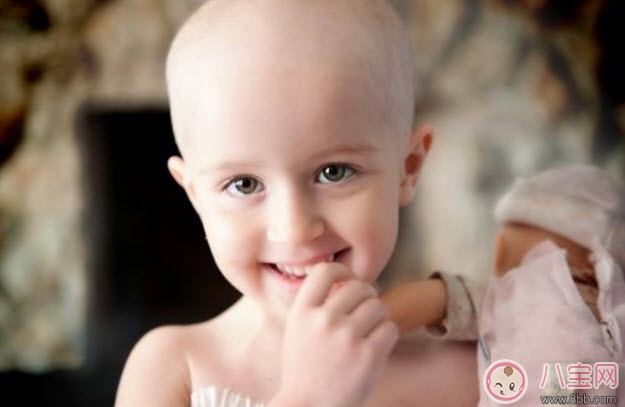 夏天給寶寶剃光頭好嗎 寶寶剃光頭后注意事項(xiàng)(光頭容易曬傷)