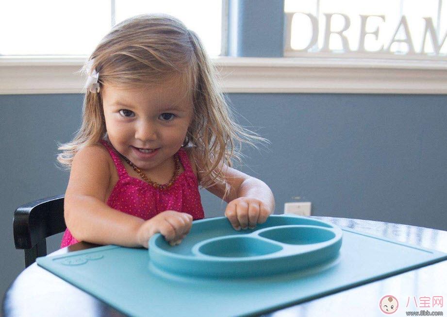 為什么要選專門的兒童餐具，給寶寶挑選餐具時要注意什么