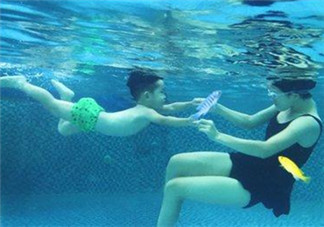 2017夏季親子游泳應(yīng)該準(zhǔn)備什么  有哪些問(wèn)題需要了解