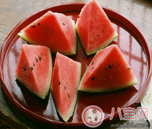 2017三伏天坐月子如何正確吃西瓜 吃瓜有講究 2017三伏天坐月子如何正確吃西瓜 吃瓜有講究