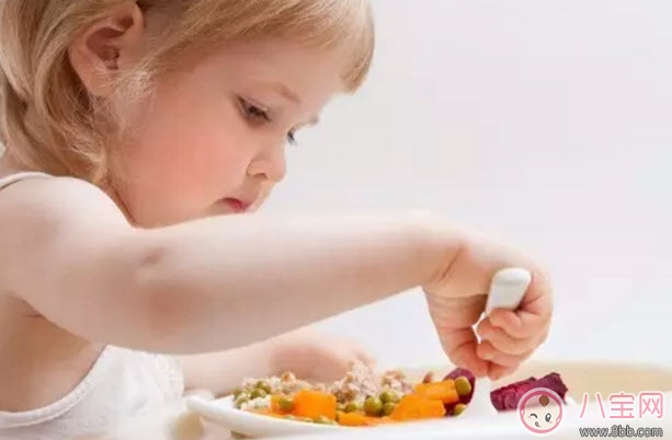 寶寶什么時候加輔食 不同月齡寶寶吃什么什么輔食(輔食添加順序)