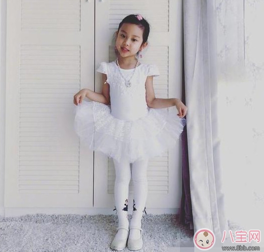 小七甜馨霓娜都在學舞蹈 寶寶多大學舞蹈好(學舞蹈的九大好處)