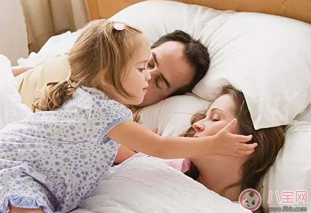 孩子分床睡的最佳年齡 寶寶分床的最佳時間2017