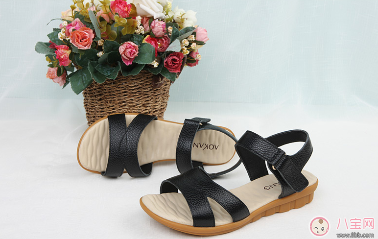 孕婦涼鞋怎么選 孕婦可以穿的涼鞋推薦 孕婦涼鞋怎么選 孕婦可以穿的涼鞋推薦