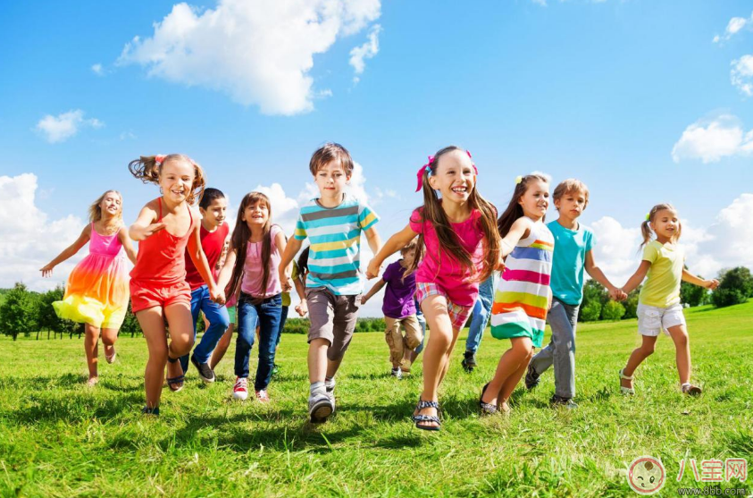 蔣勤勤兒子獨自參加夏令營 孩子參加夏令營需要準備什么