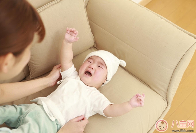 為什么寶寶睡前要哭鬧的原因 寶寶睡覺哭鬧怎么辦(注意力轉移大法) 為什么寶寶睡前要哭鬧的原因 寶寶睡覺哭鬧怎么辦(注意力轉移大法)