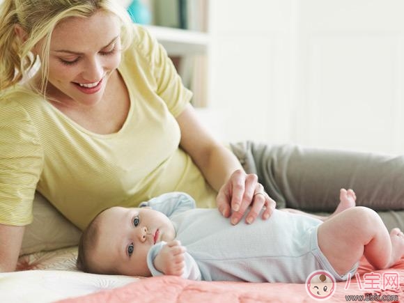 新生兒吃奶不專怎么辦 如何解決吃奶問題 新生兒吃奶不專怎么辦 如何解決吃奶問題