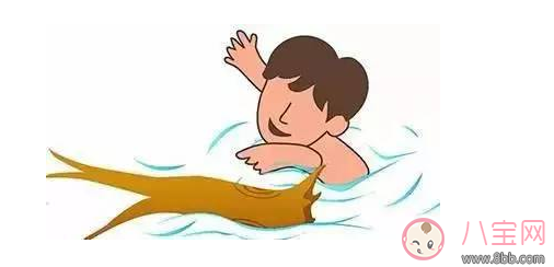 熊孩子岸邊狂笑 他要死了 遇見溺水怎么辦 熊孩子岸邊狂笑 他要死了 遇見溺水怎么辦