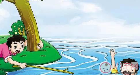 熊孩子岸邊狂笑 他要死了 遇見溺水怎么辦 熊孩子岸邊狂笑 他要死了 遇見溺水怎么辦