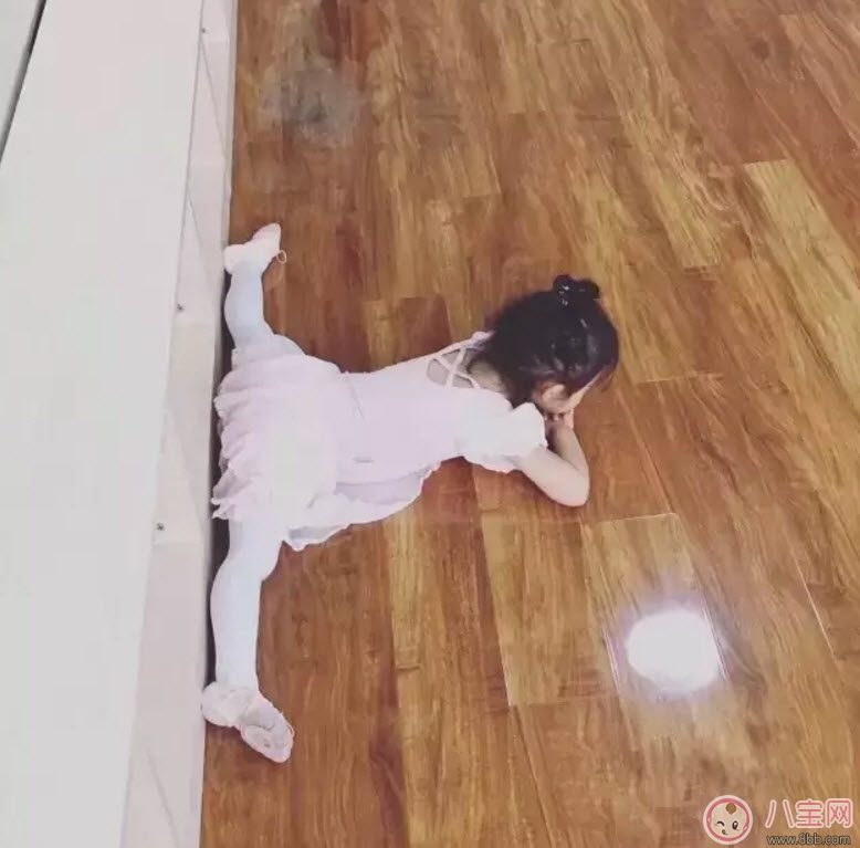 甜馨越來越美的原因 芭蕾舞蹈學(xué)習(xí)好處多 甜馨越來越美的原因 芭蕾舞蹈學(xué)習(xí)好處多