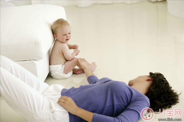 產后抑郁老公的陪伴很重要 不解學學寵妻典范張智霖