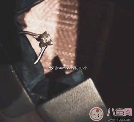 雪梨求婚戒指品牌 雪梨接受求婚戒指是什么牌子的 雪梨求婚戒指品牌 雪梨接受求婚戒指是什么牌子的