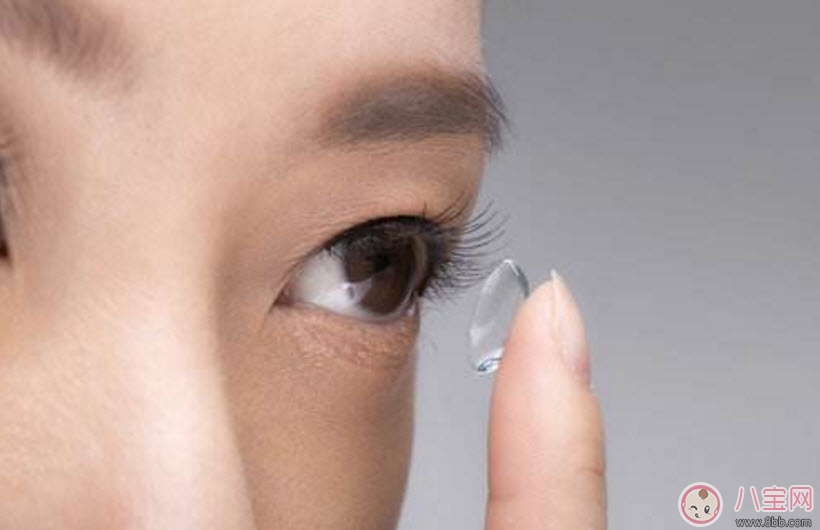 懷孕能帶隱形眼鏡嗎 懷孕帶隱形眼鏡對胎兒有影響嗎