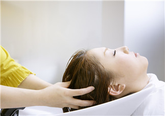 如何預防產后脫發(fā) 做美麗辣媽