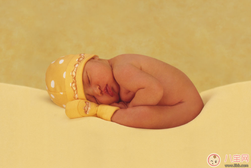 寶寶睡不踏實 夏天燥熱寶寶睡不好方法 寶寶睡不踏實 夏天燥熱寶寶睡不好方法