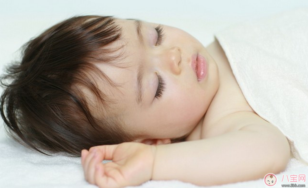 寶寶睡不踏實 夏天燥熱寶寶睡不好方法 寶寶睡不踏實 夏天燥熱寶寶睡不好方法