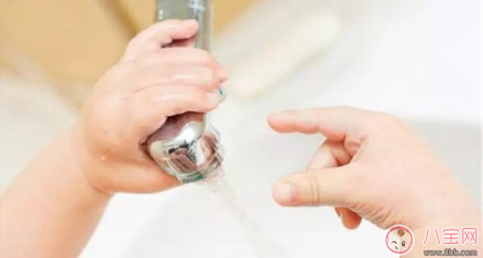 孩子燙傷后抹醬油有效嗎 這些偏方燙傷后千萬不要學 孩子燙傷后抹醬油有效嗎 這些偏方燙傷后千萬不要學