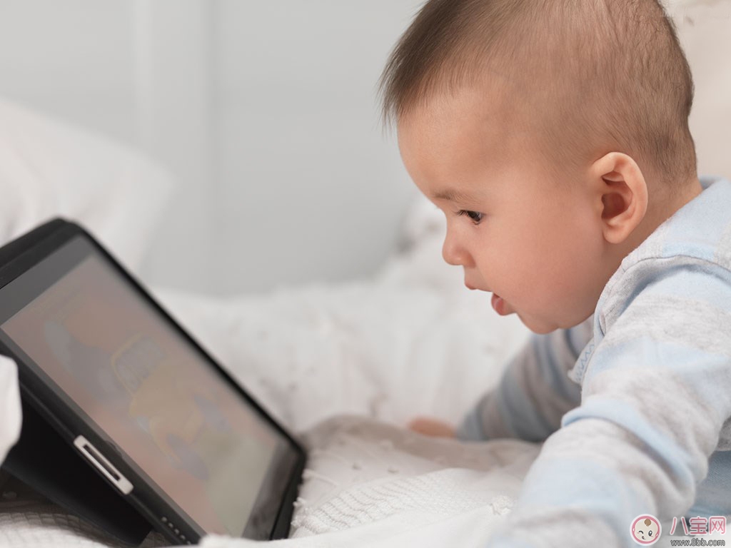 暑假寶寶沉迷電子產品怎么辦 如何管教孩子 暑假寶寶沉迷電子產品怎么辦 如何管教孩子