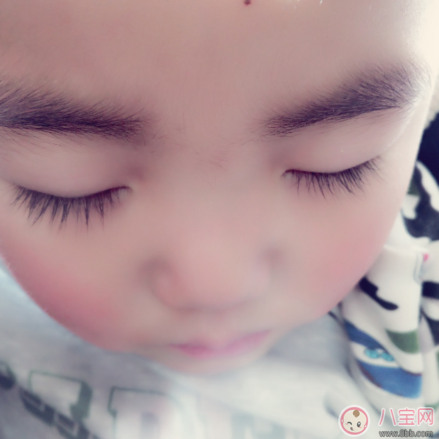 寶寶睫毛剪了變濃是真的嗎 這個小行為對寶寶危害大不要做