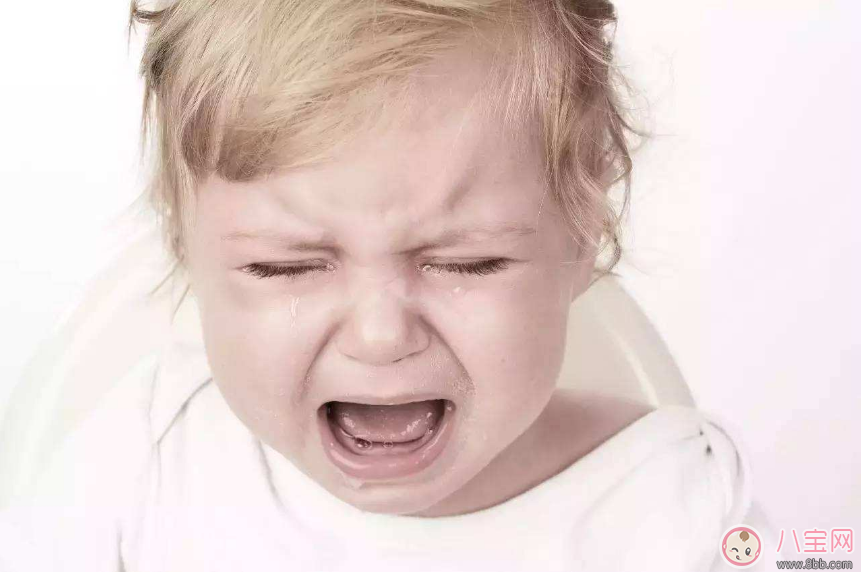 嬰兒晚上愛哭鬧是因為什么 寶寶半夜哭怎么安撫 嬰兒晚上愛哭鬧是因為什么 寶寶半夜哭怎么安撫