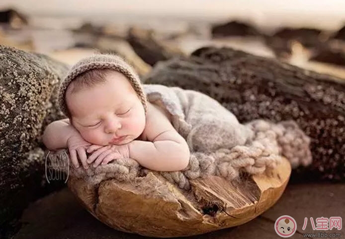 寶寶頭發(fā)稀少發(fā)黃怎么辦 寶寶頭發(fā)長(zhǎng)的慢是什么原因