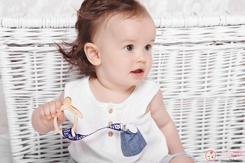 寶寶夜間磨牙聲音古怪 怎么讓孩子改掉夜間磨牙的習(xí)慣