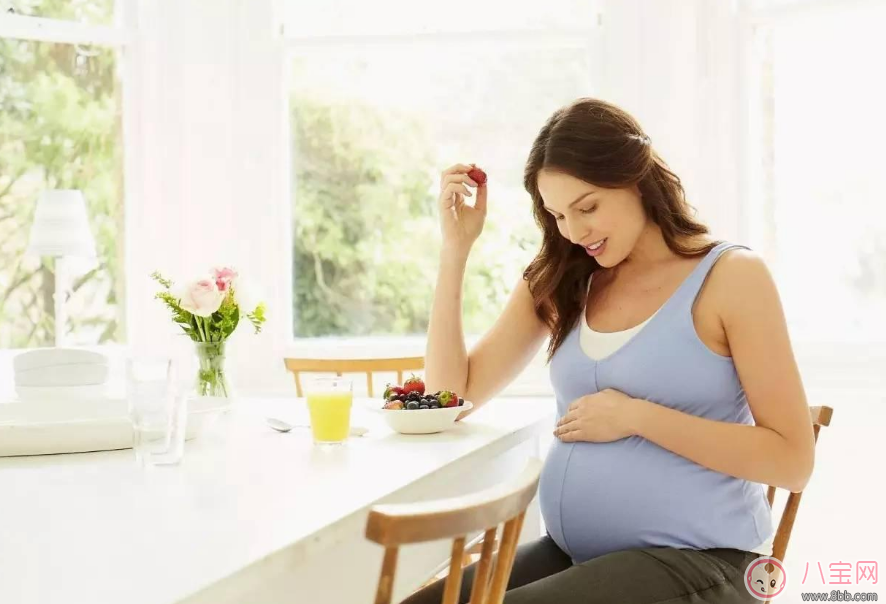 半夜餓醒了怎么吃好 準媽媽晚上加餐原則攻略 半夜餓醒了怎么吃好 準媽媽晚上加餐原則攻略