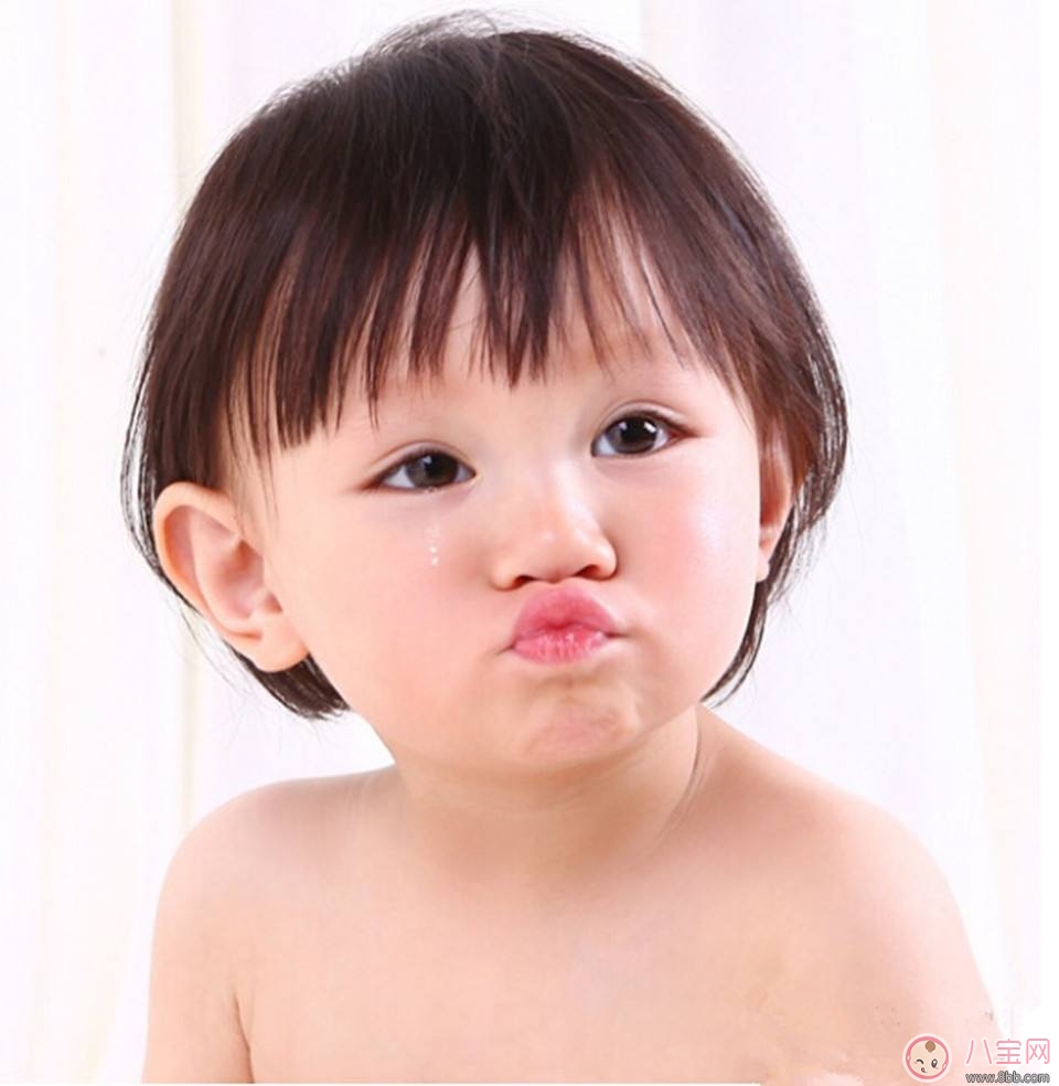 秋季寶寶皮膚干燥 如何保養(yǎng)以及飲食建議 秋季寶寶皮膚干燥 如何保養(yǎng)以及飲食建議