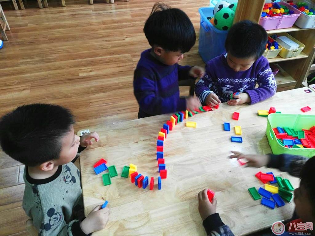 寶寶利用游戲學習  如何確保孩子成長