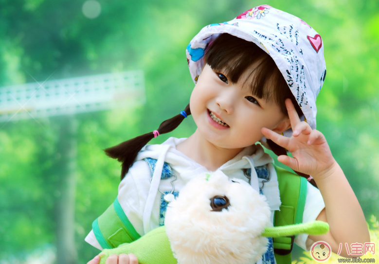 孩子不喜歡打招呼就批評 別把不懂禮貌安在孩子身上