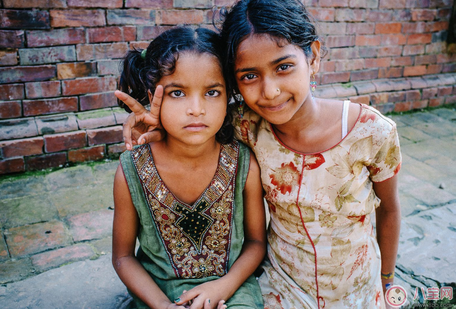 孩子不喜歡打招呼就批評 別把不懂禮貌安在孩子身上