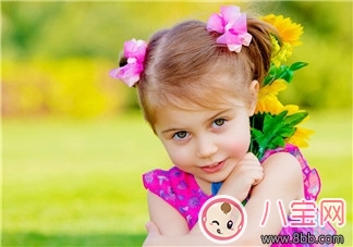 甜馨穿衣越來越美 如何給寶寶選購衣服