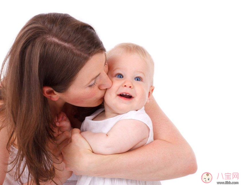 這樣表揚(yáng)寶寶有益他的成長 正確表揚(yáng)孩子也有技巧