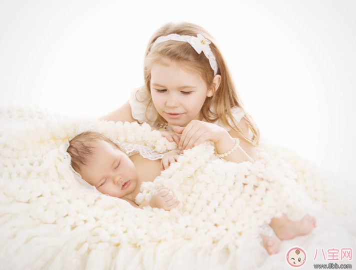 孩子喜歡晚睡有這些危害 如何培養孩子早睡的習慣 孩子喜歡晚睡有這些危害 如何培養孩子早睡的習慣