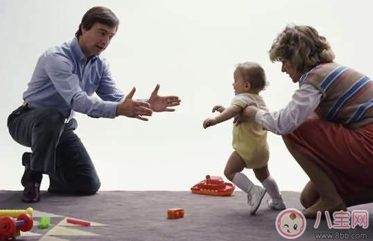 陶昕然的女兒已經會走路了 別人家寶寶會走路早自己的晚正常嗎