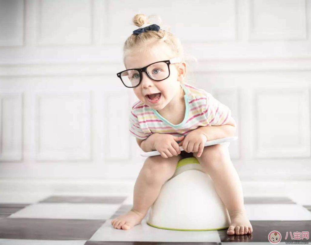 范瑋琪寶寶訓練如廁穿紙尿褲 寶寶兩歲左右穿紙尿褲正常嗎