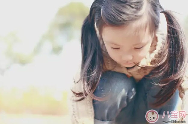 三歲前孩子的教育重點(diǎn) 如何培養(yǎng)寶寶好的性格 三歲前孩子的教育重點(diǎn) 如何培養(yǎng)寶寶好的性格