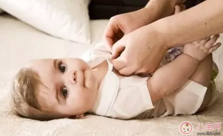 寶寶發燒怎么物理降溫 寶寶發燒的物理降溫法有哪些