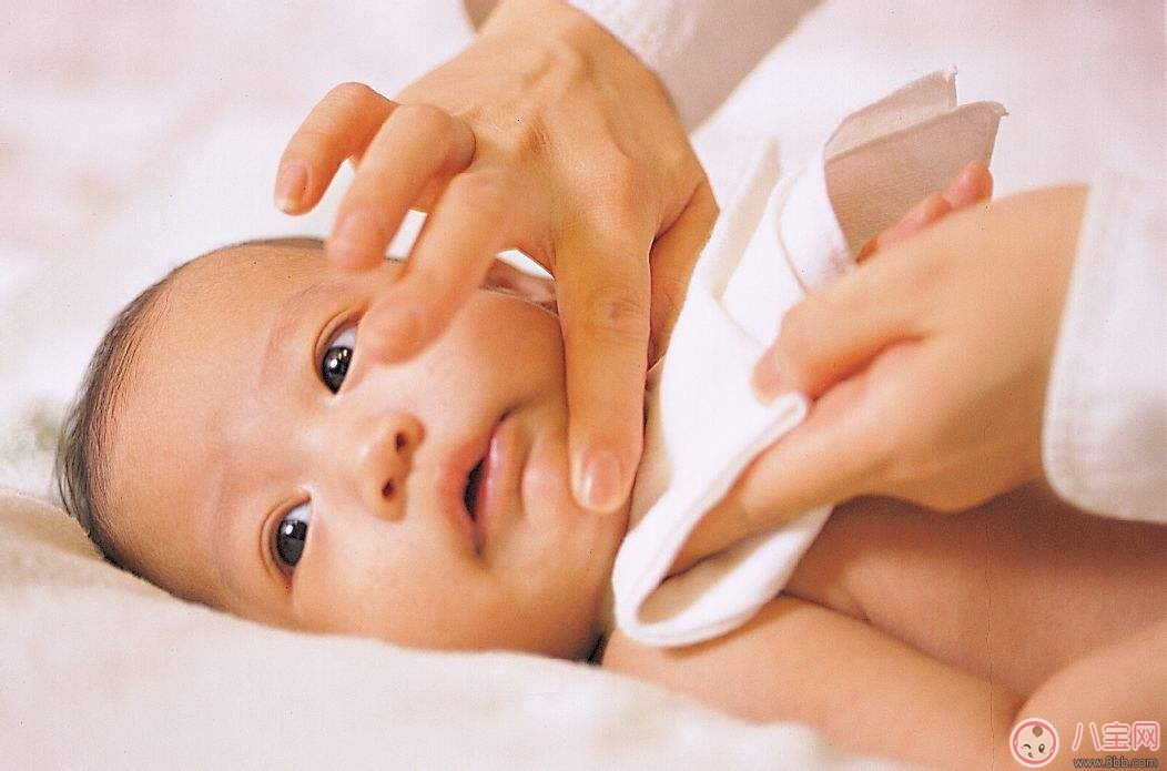 立秋后照顧小孩子應該注意什么 照顧寶寶注意事項 立秋后照顧小孩子應該注意什么 照顧寶寶注意事項