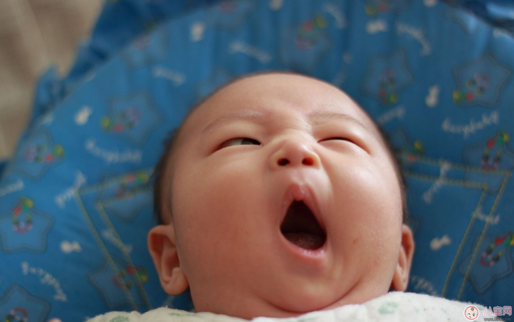 哄娃睡覺有高招 這些神曲保證一聽就倒