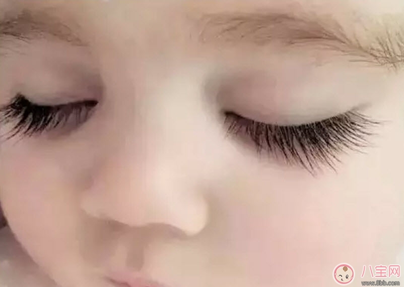 寶寶剪睫毛真的能讓睫毛變長嗎 嬰兒睫毛要不要剪呢 寶寶剪睫毛真的能讓睫毛變長嗎 嬰兒睫毛要不要剪呢