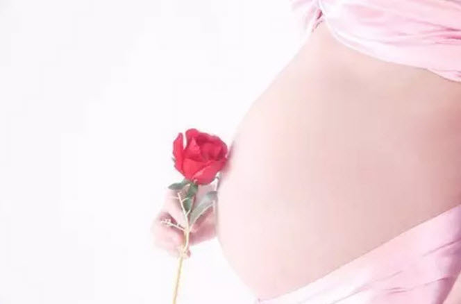 剪臍帶時寶寶會不會疼 剪臍帶是寶寶疼還是媽媽疼