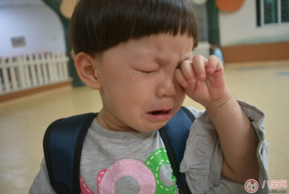 想知道孩子在幼兒園過(guò)的好不好 這么做才是對(duì)他好