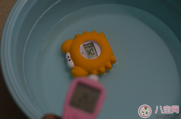 秋季寶寶水溫計哪款好 棒棒豬小水溫計測評 秋季寶寶水溫計哪款好 棒棒豬小水溫計測評