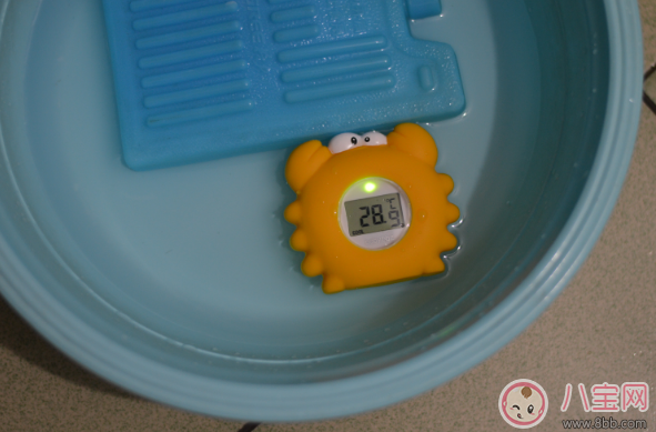 秋季寶寶水溫計哪款好 棒棒豬小水溫計測評 秋季寶寶水溫計哪款好 棒棒豬小水溫計測評